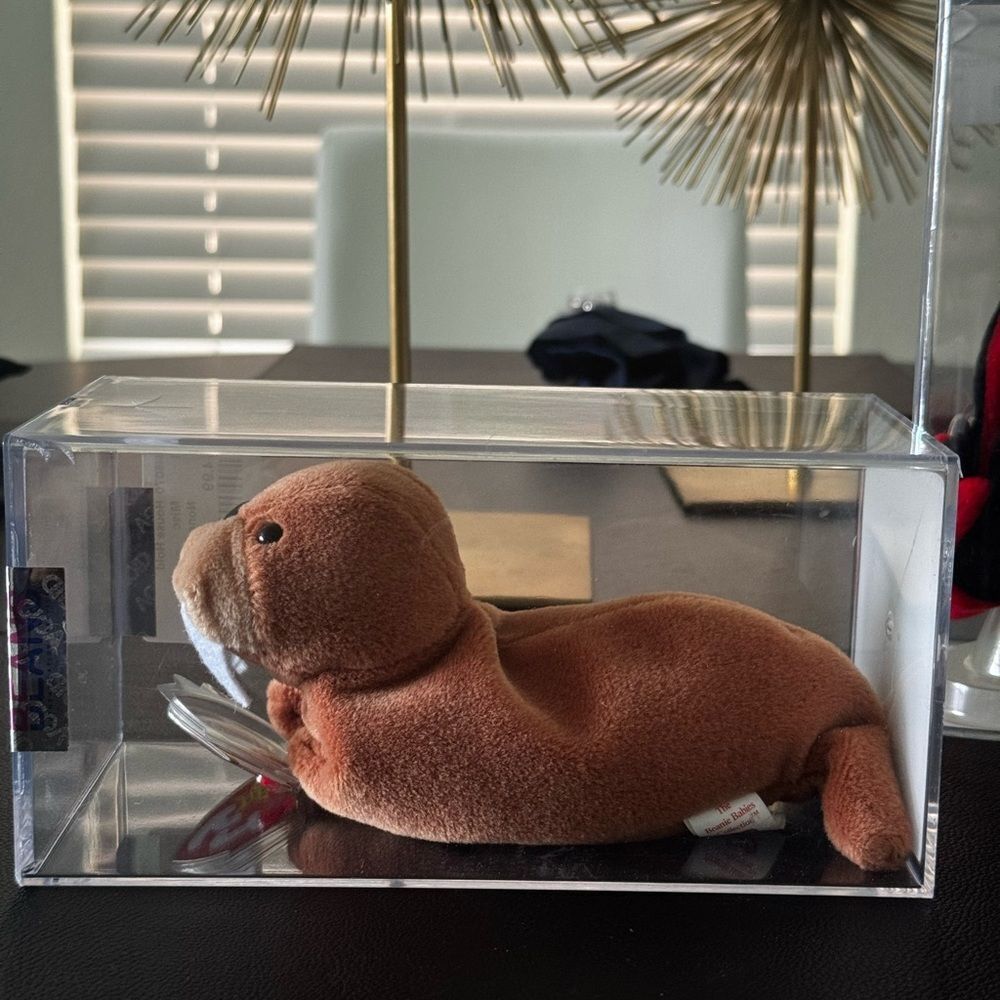 Rare TY Beanie Baby TUSK the Walrus 4076 with 3rd Gen HT and 1st Gen Tush Tag